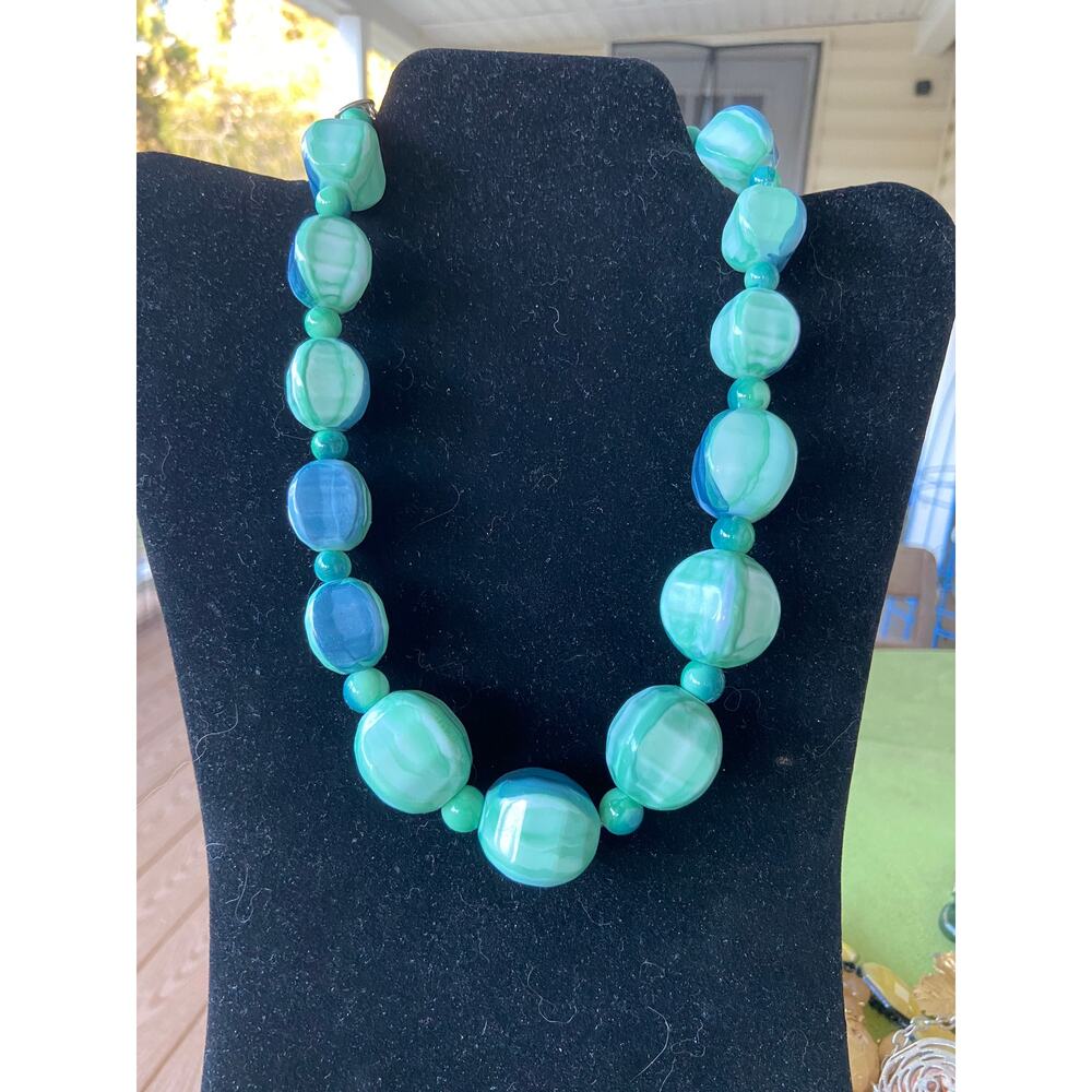 Charming Charlie Chunky Blue & Green Marbled Acrylic Beads 18" w/ 3.5" extender